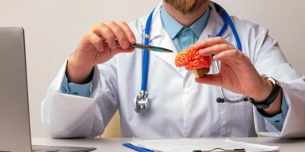 Boala Parkinson: ce este, simptome, cauze și posibil tratament